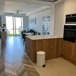 2 Bedroom With Breathtaking View Of The Sea - Sunset Апартаменти